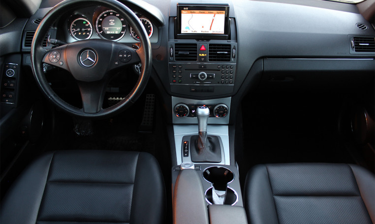 Mercedes Benz C300 AMG Package for Sale in Sacramento Rosevile Folsom Cameron Park Shingle Springs El Dorado Hills Placerville