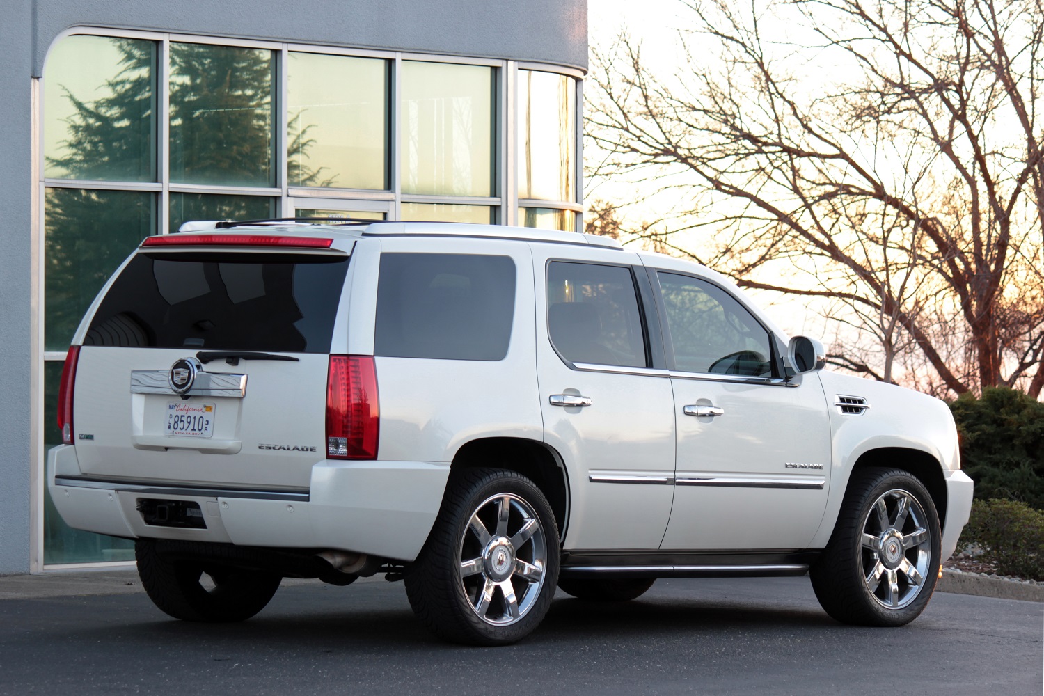 Prestige Motors - Pre-Owned 2010 Cadillac Escalade Luxury for Sale