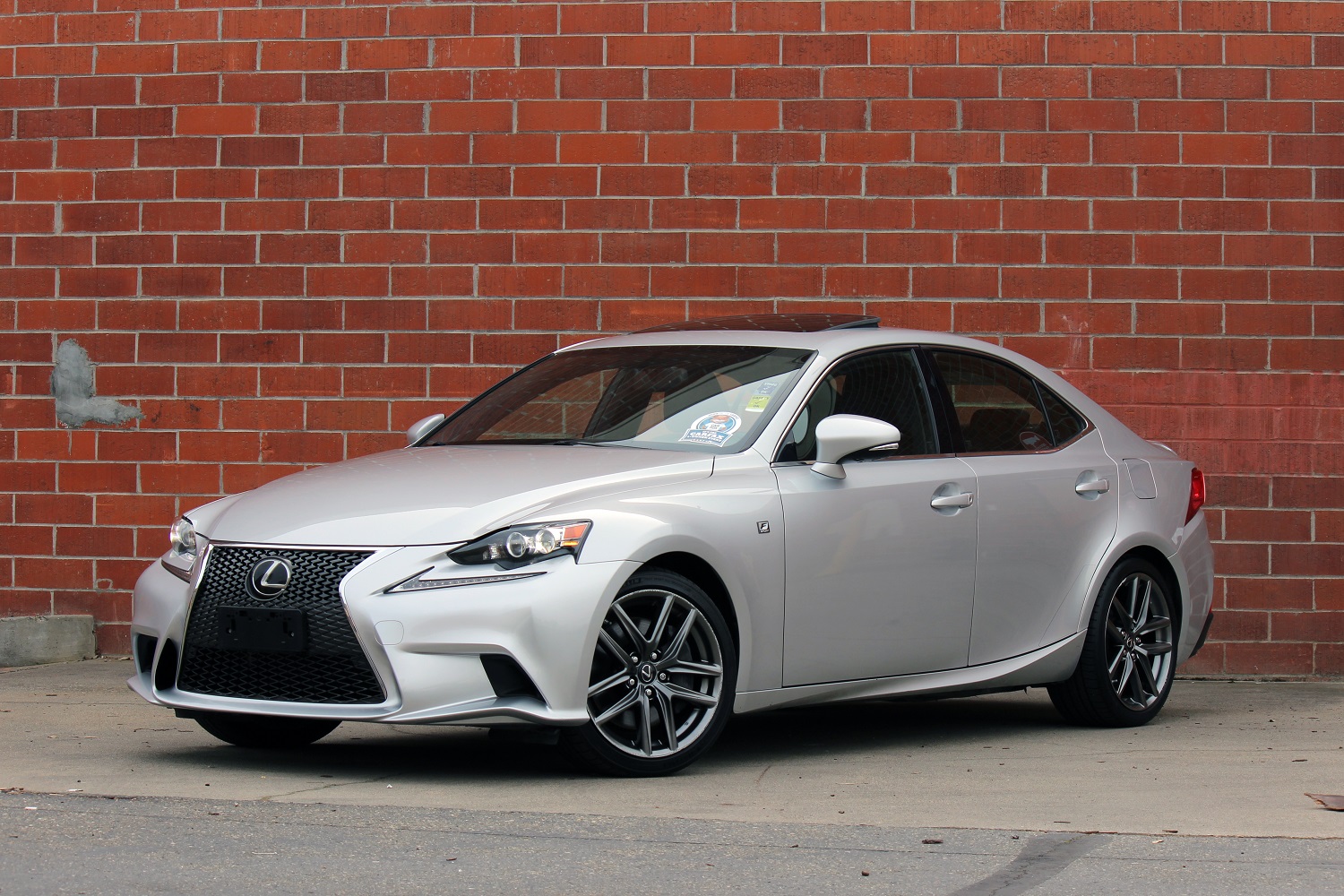 2016 Lexus IS 350's photo