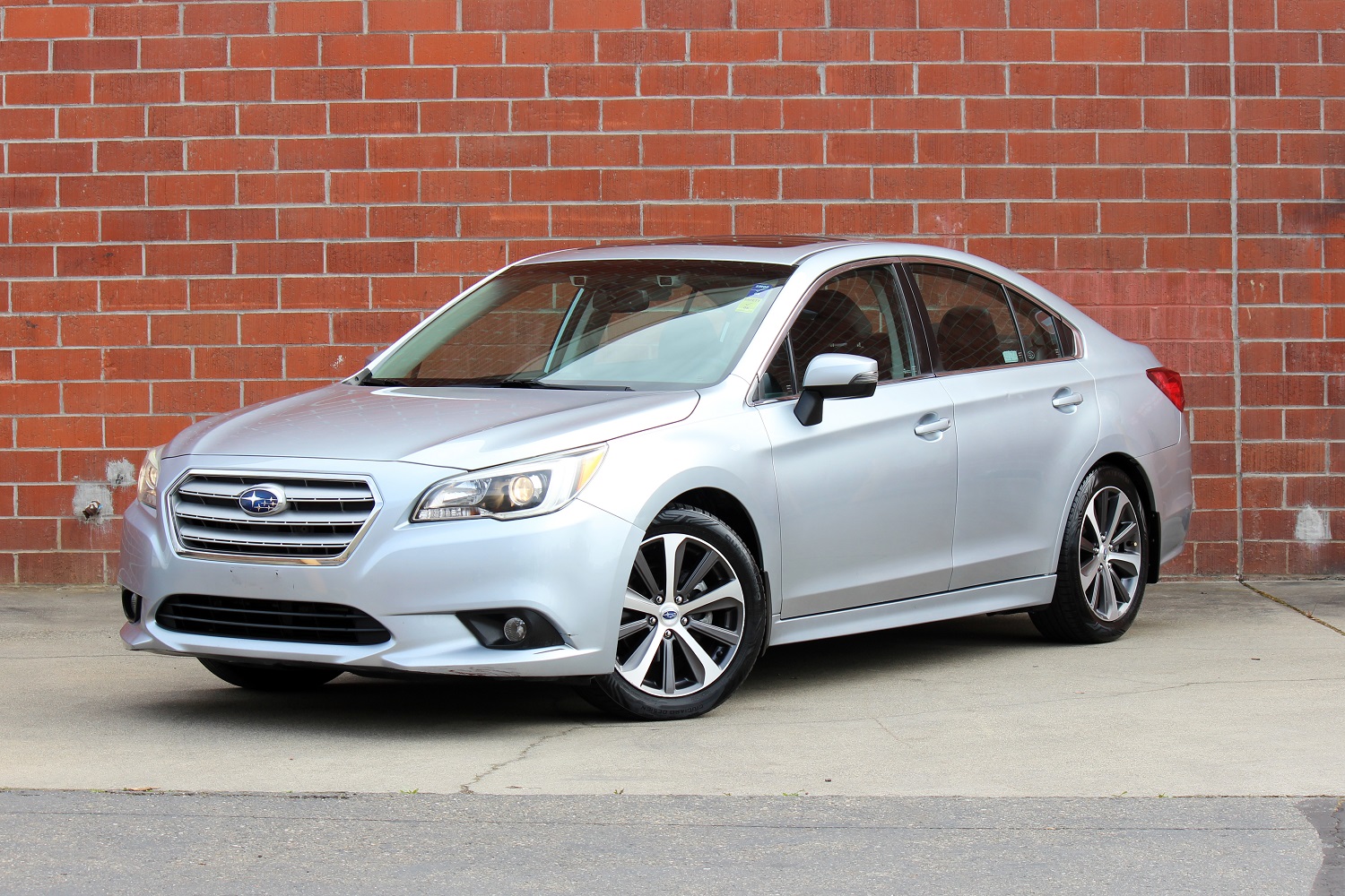 2015 Subaru Legacy 2.5i Limited's photo