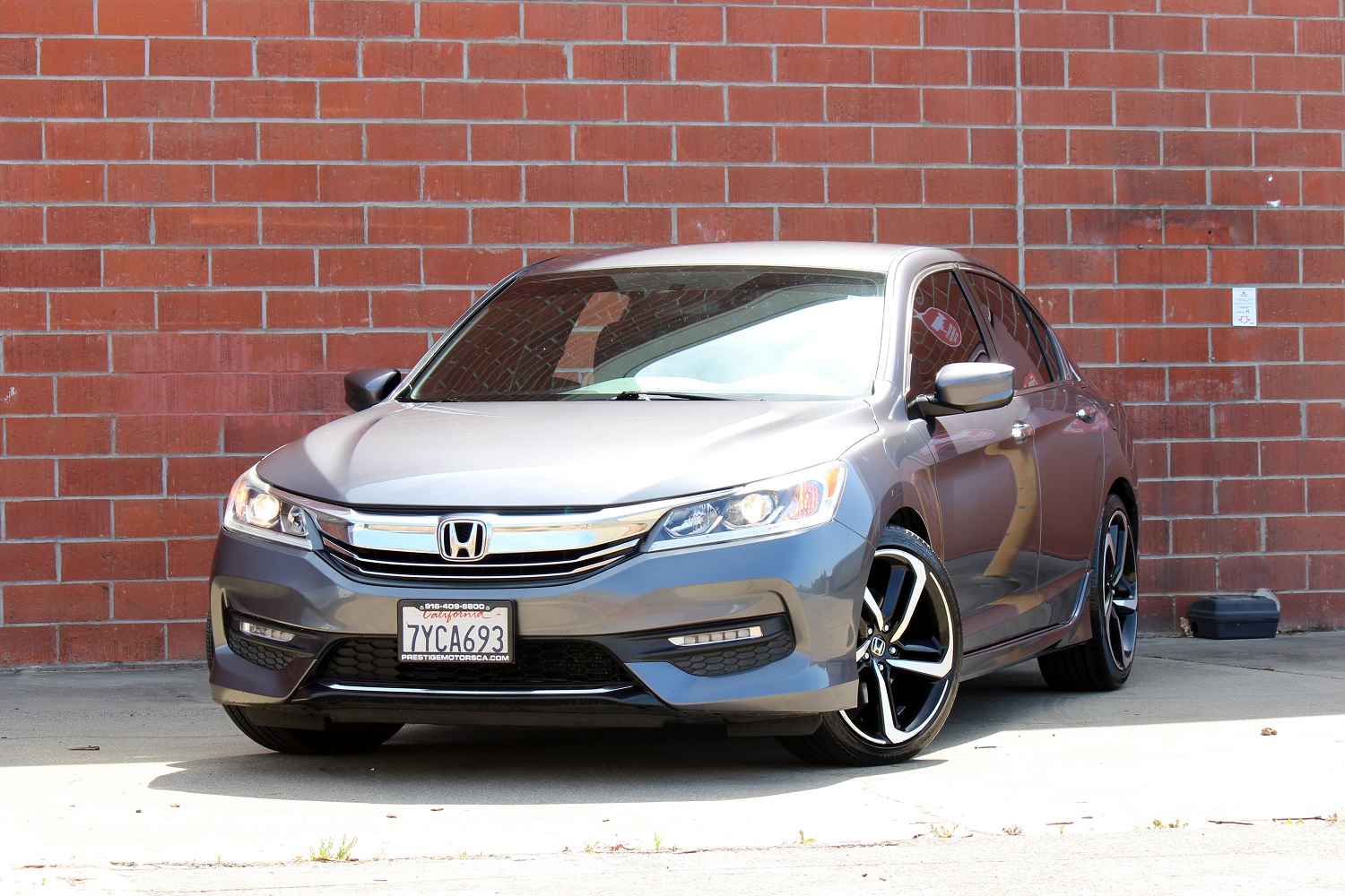 2017 Honda Accord Sport photo 2