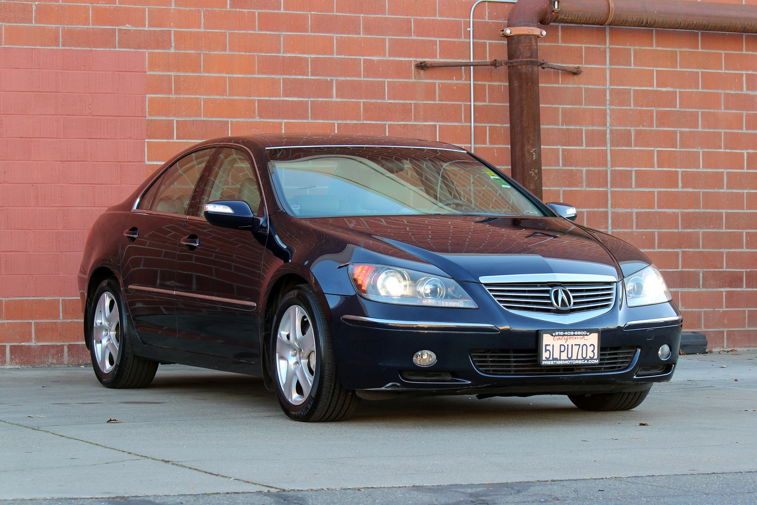 2005 Acura RL photo 2
